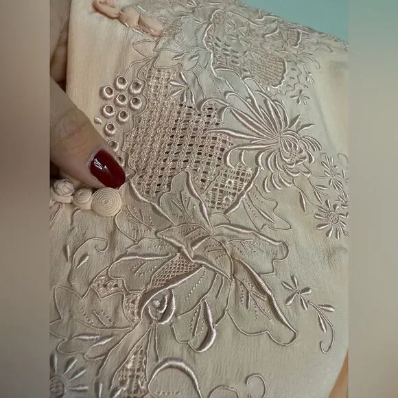 1950s Peony Silk Hand Embroidered Peach Pink Blouse - Picture 6 of 16